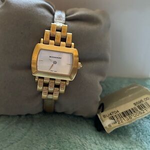 BU4704 Burberry Timepiece Gold Weave with Leather Band